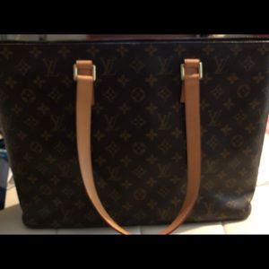 ❌SOLD❌ Louis Vuitton luco tote monogram canvas